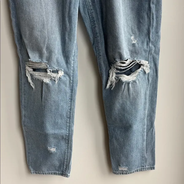 American Eagle Mom Jeans Size 2 SHORT - Image 3