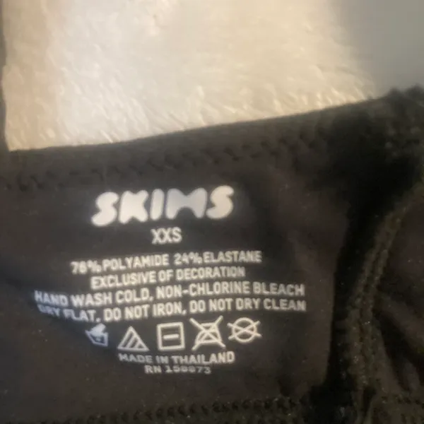 SKIMS Scoop Neck Bralette NWT XXS - Image 4