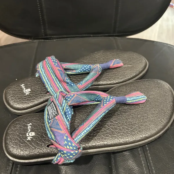 Sanuk Women's Blue and Pink Sandals - Image 3