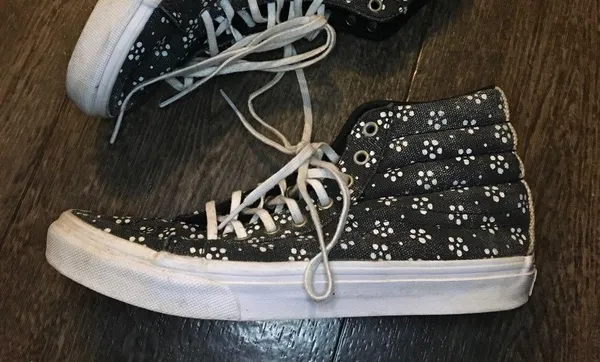 Vans Black Dot Daisy Print Lace Up High Top Sneakers Women’s Size 7 - Image 4