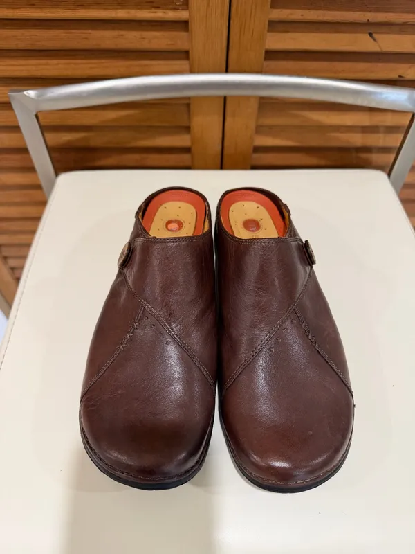 Clarks Un unstructured Un.Loop Leather Mules Clogs Shoes Brown Women's Sz 8 M EU - Image 3