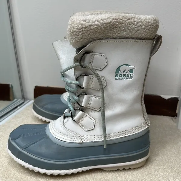 Sorel: White and Blue Waterproof Winter Boots - Image 2
