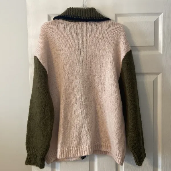 Zara Pink and Olive Knit Sweater size XL length 26” bust 48” zipper front - Image 8