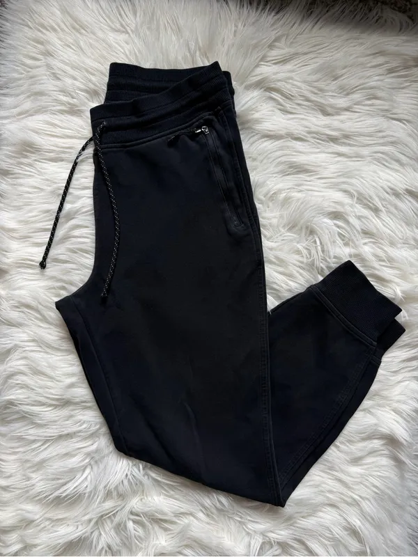 Old Navy Dynamic Fleece joggers - Image 2