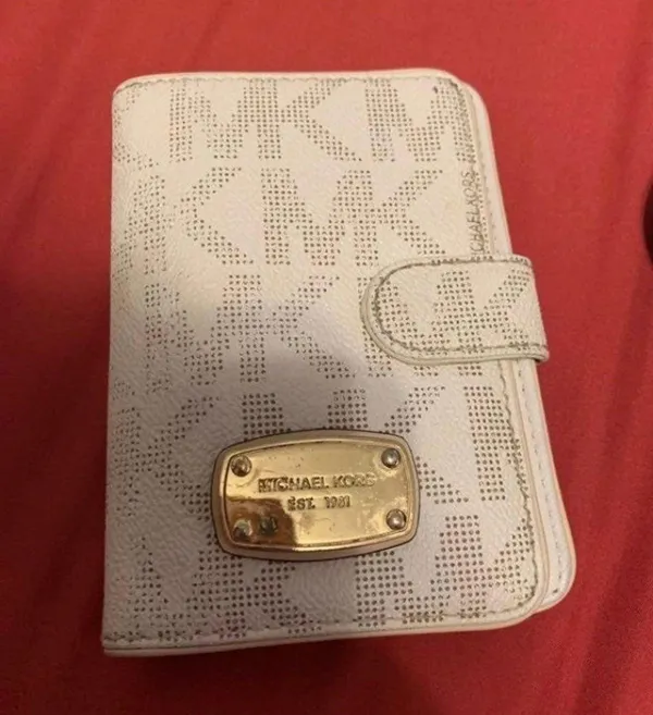 Michael Kors 100% Authentic Tote! - Image 5