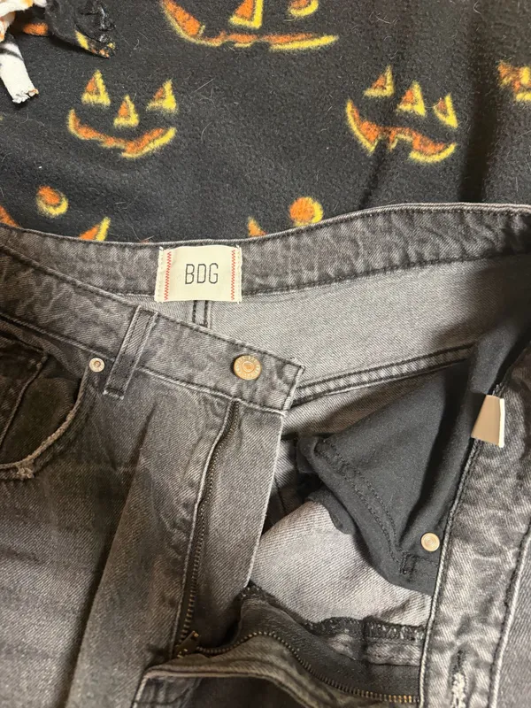 Urban Outfitters BDG Jeans - Image 4