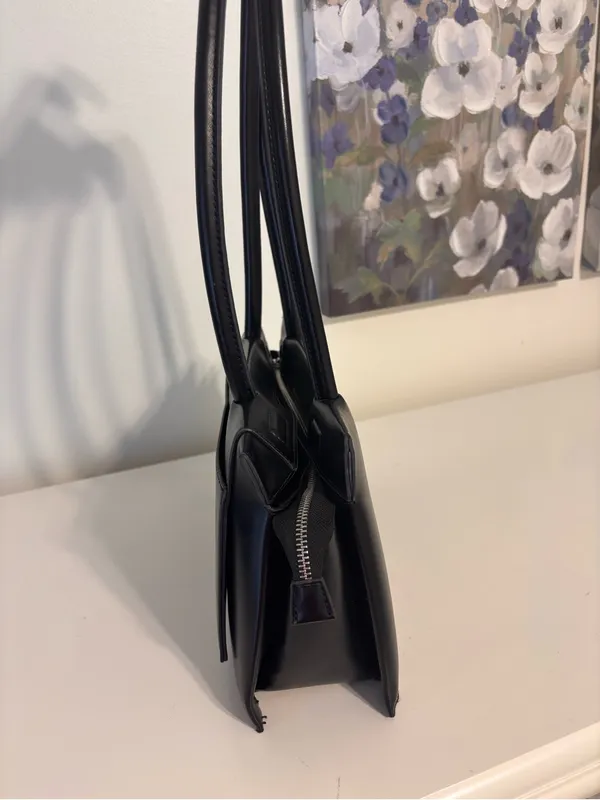 Madison west black shoulder bag faux vegan leather city contemporary - Image 3