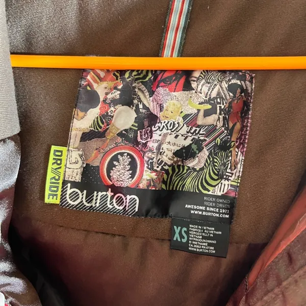 Burton Red Ski Jacket with Hood and Relaxed Fit - Image 2