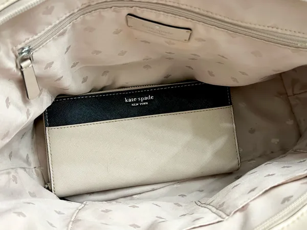 Kate Spade New York Briel large tote and matching wallet. - Image 7