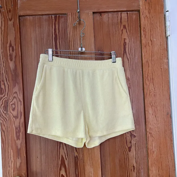 TicToc Butter Yellow Terrycloth Pull On Shorts Elastic Waist Pockets Sz M💚🍄 - Image 3