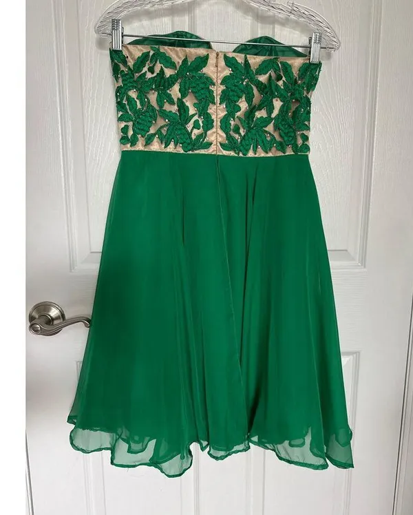 Sherri Hill Emerald green beaded flower, sweetheart, homecoming dress medium - Image 15