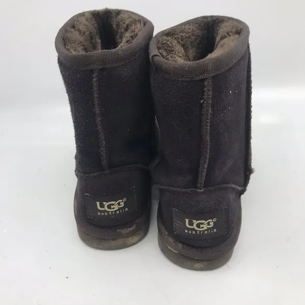 Short UGG Green Boots Size US 6 - Image 3