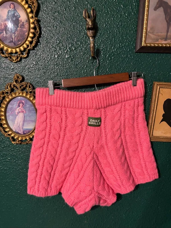 Daily Drills High Rise Pink Knit Shorts Sz Medium/Large - Image 2