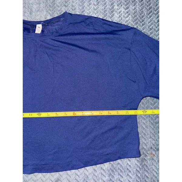 Lululemon Women's Blue Pullover‎ Long Sleeves Crop Top Size 10 - Image 6