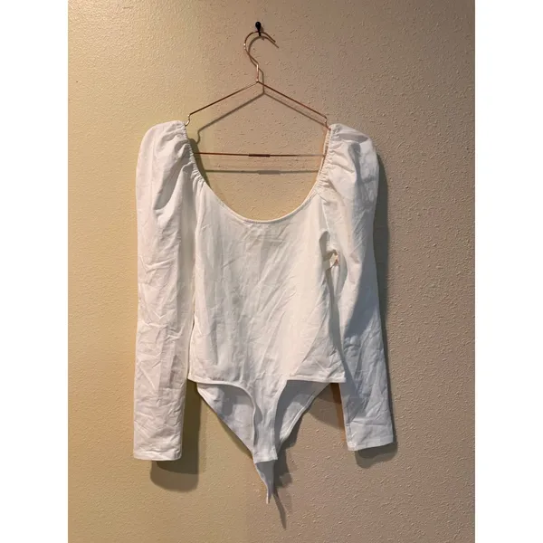 ASTR the Label‎ Bodysuit Womens M Ivory Fatima Puff Sleeve Scoop Neck Romantic - Image 3
