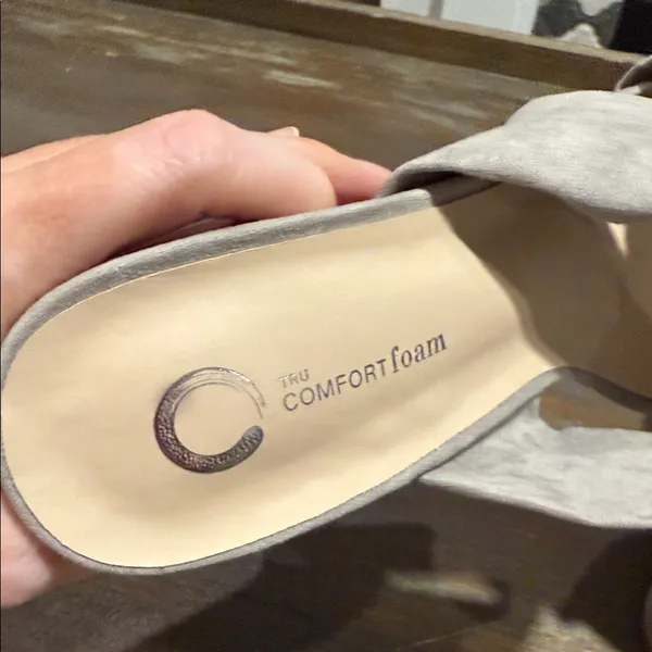 Journee Collection Tabithea Grey Block Heel Sandals Square Toe‎ Size 9 NIB - Image 10