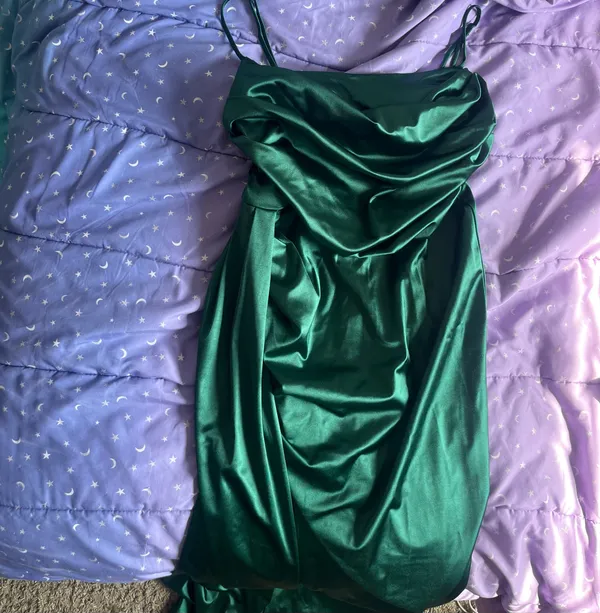Green Dress Macy's Prom Emerald - Image 4