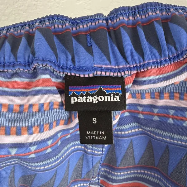 Patagonia Women's Barely Baggies Shorts Aztec Print Size Small - Image 3