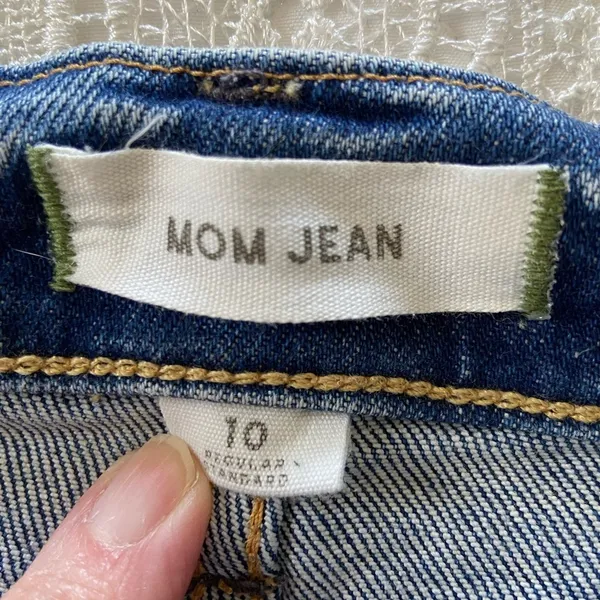 American Eagle Outfitters AE77 Premium Blue Distressed Mom Jeans + a Free Gift! - Image 4