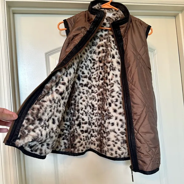 Gorgeous Bronze Vest Lined with Faux Leopard Fur - Never worn! Brand new! - Image 4