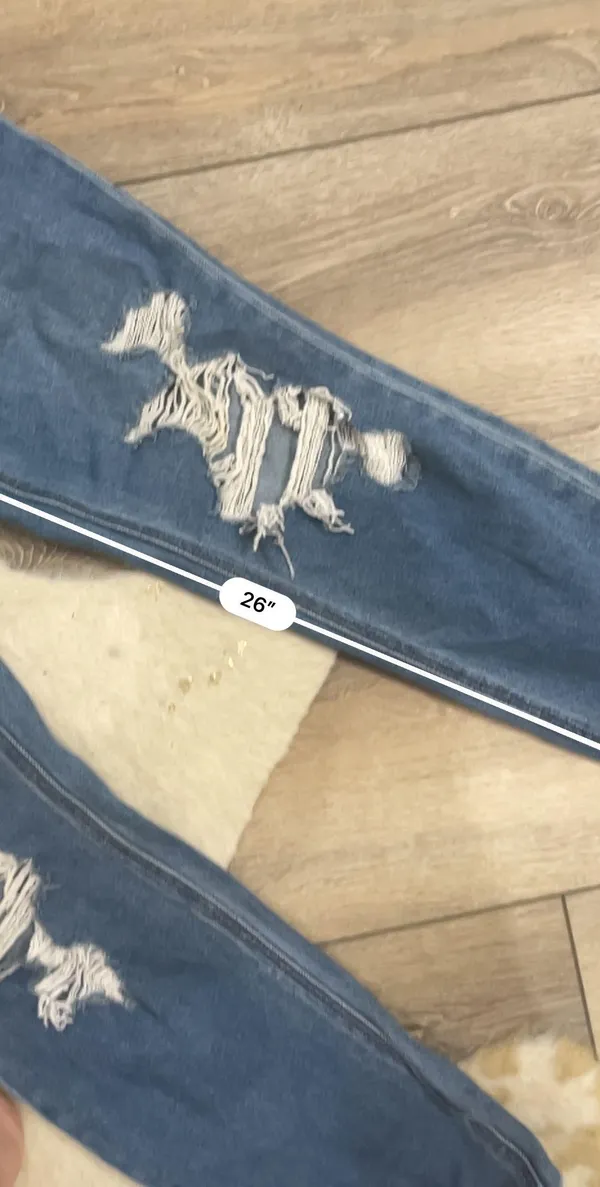 American Eagle Distressed Raw Hem Mom Jeans - Image 5