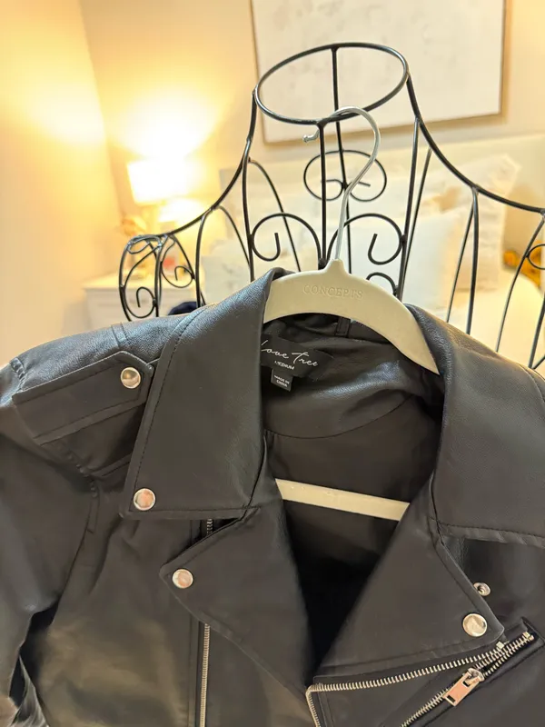 Boutique Cropped Leather Faux Jacket - Image 3