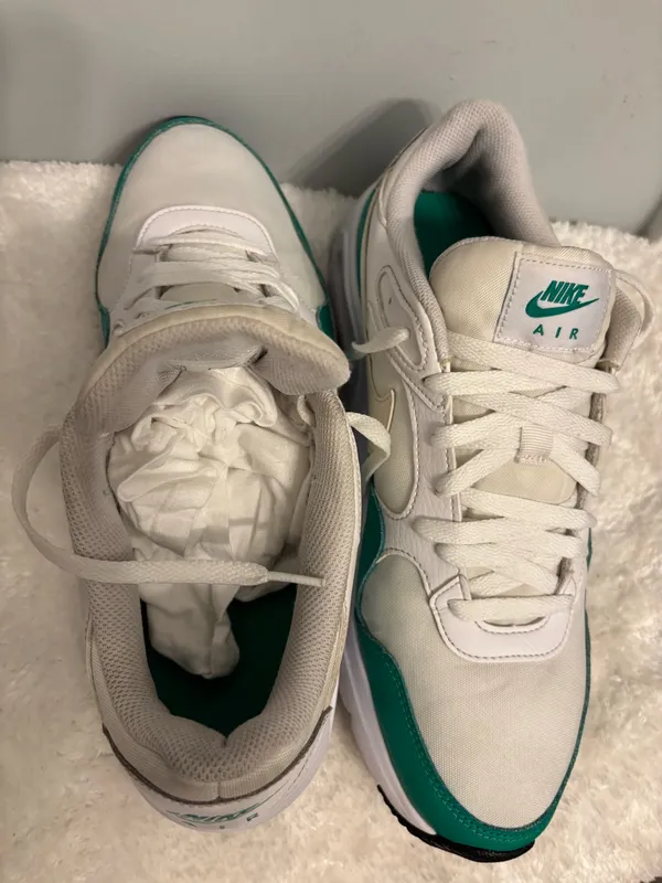 Green and white Nike Sz. 12 athletic or casual running shoes - Image 13