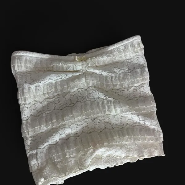 Shein Women's White and Cream Crop-top - Image 3