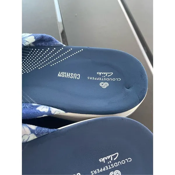 Women’s Clarks Aria Gibson Blue Floral Fabric Thong Sandals Size 10 - Image 11