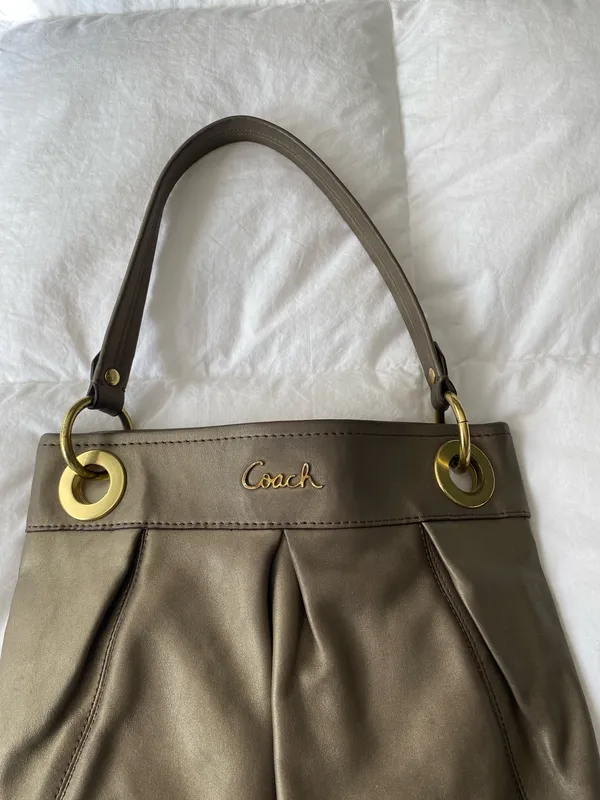 Coach Gold Shoulder Bag - Image 2