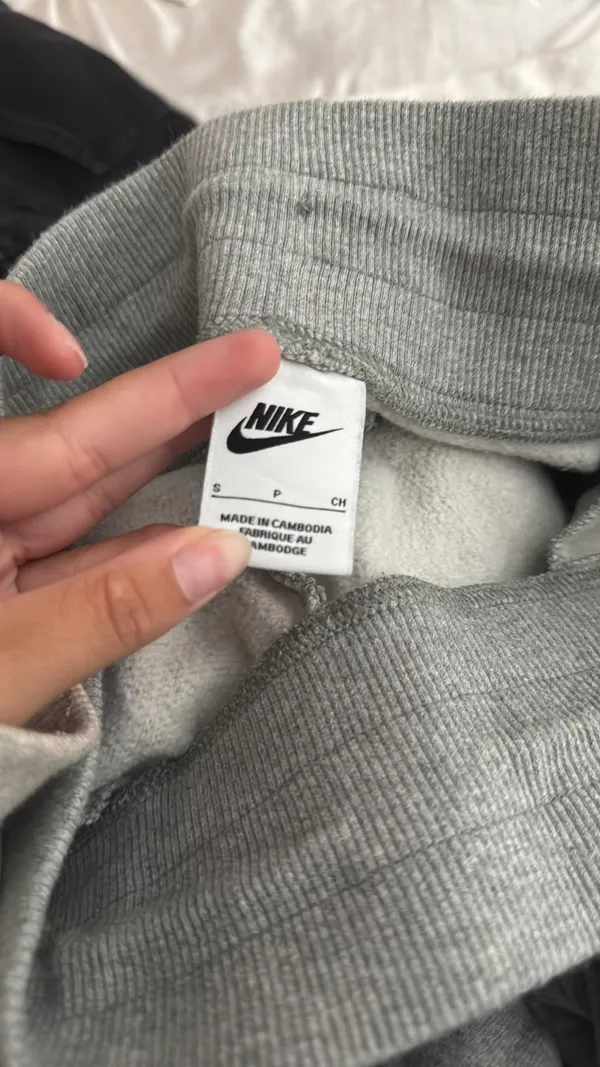 Nike Sweatpants Grey - Image 4