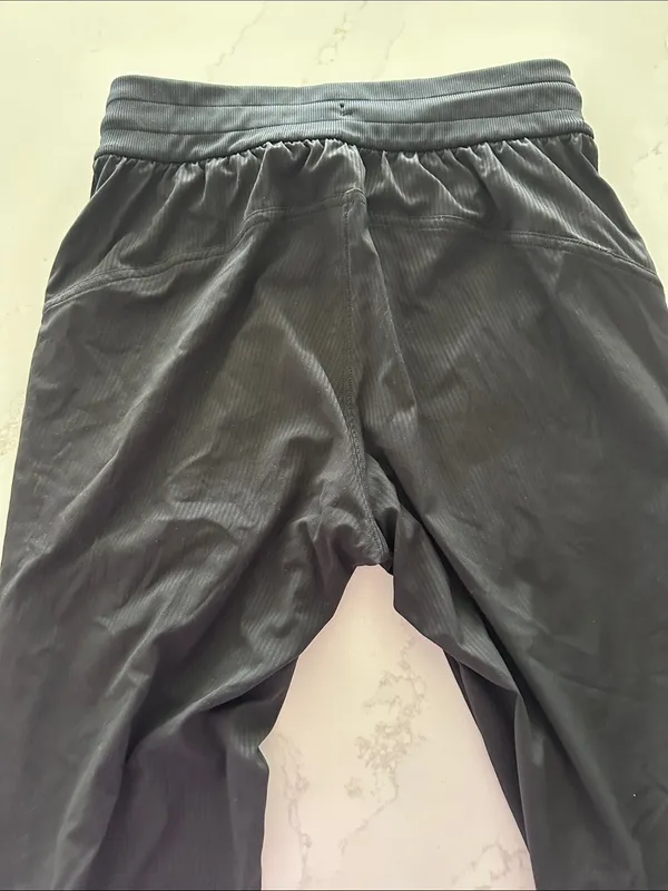 Lululemon Beyond The Studio Jogger in black‎ size 4 - Image 6