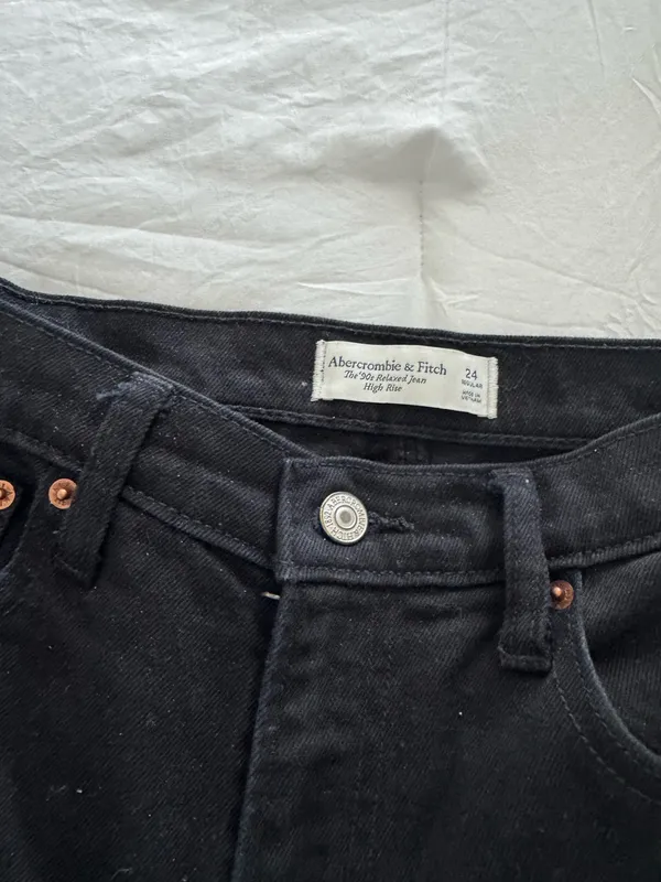 Abercrombie Black 90s relaxed women’s jeans - Image 3