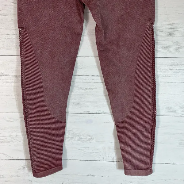 Offline By Aerie Size Medium Real Me Hi Rise 7/8 Leggings burgundy - Image 6