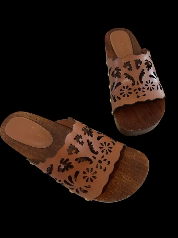 FARM RIO Brown Lace Leather Clog, Size 9, NWOT - Image 4