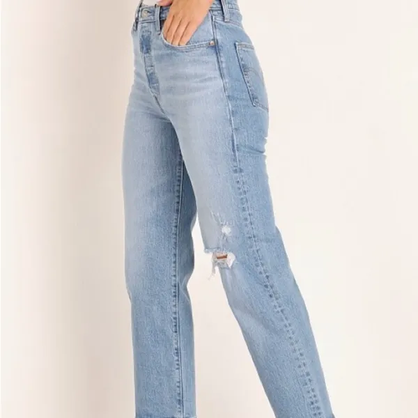 Levi’s Ribcage Straight Ankle Jean in Tango Fade Wash - Image 2