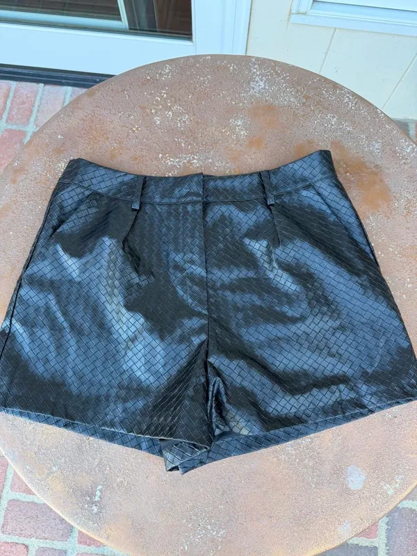 Zara black faux leather crocodile mini shorts Size XL #leather #biker - Image 4