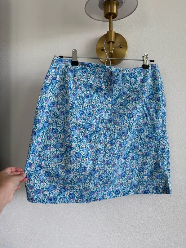 Dress Barn Skirt Floral - Image 2