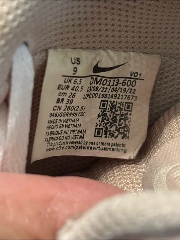 Nike Sneakers Women’s Size 9 Pink Low-Top Sneakers - Image 10
