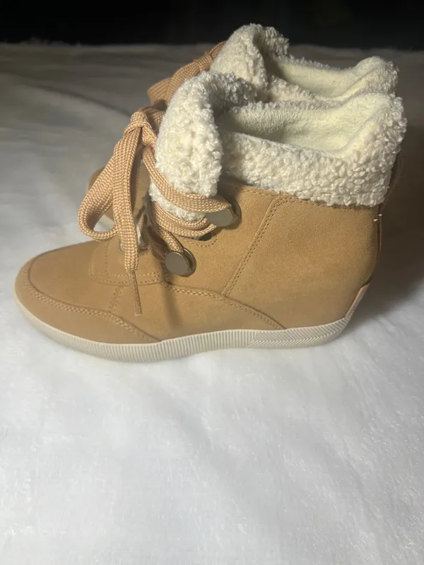 Sorel Tan Lace-Up Shearling Boots - Image 3