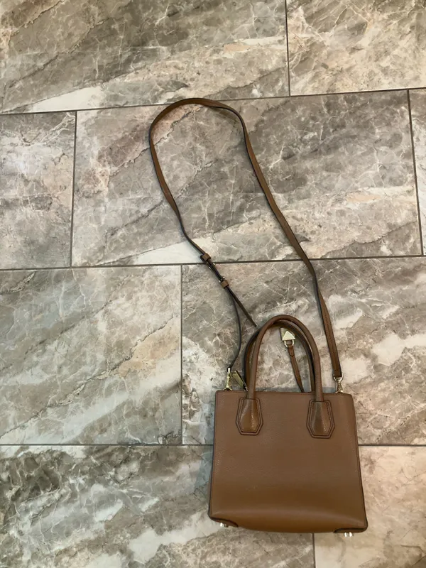 MICHAEL MICHAEL KORS. Mercer Medium Pebbled Leather Crossbody Bag - Image 8