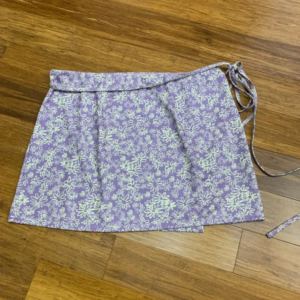 Topshop Purple Floral Print Tie Wrap Mini Skirt Size Medium Swim‎ Coverup Summer - Image 2