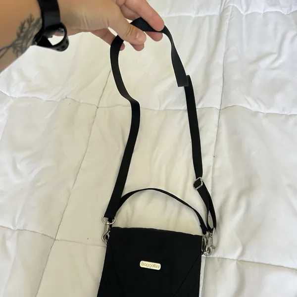 BAGGALLINI Black Water-Resistant‎ Nylon Lightweight Pocket Town Crossbody Bag - Image 4