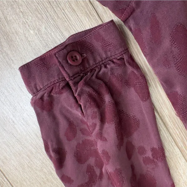 Cloth And Stone Leopard Print Button Down Blouse Burgundy Top Large - Image 4