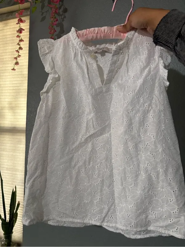LOFT White Floral Eyelet Ruffle Blouse Size MP - Image 2