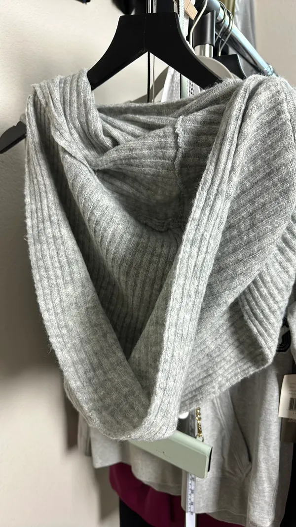 Hooded Eternity Scarf - Image 2