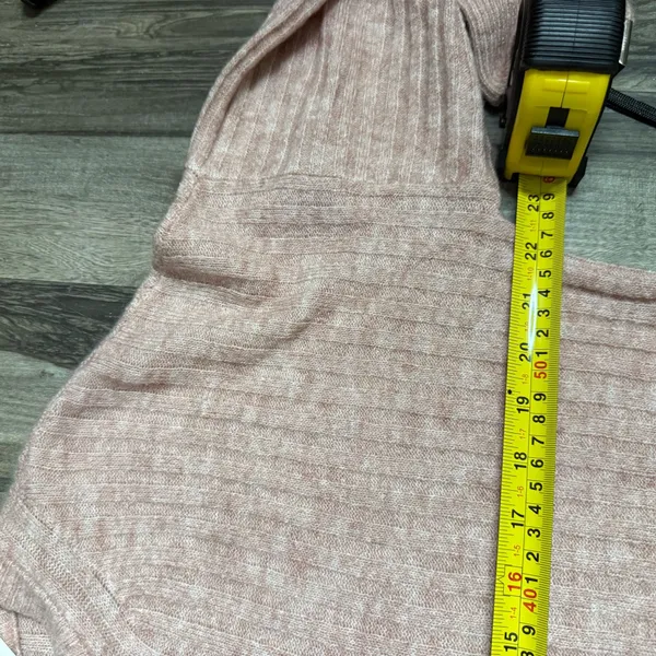 Abercrombie & Fitch pink sweater Size M - Image 6