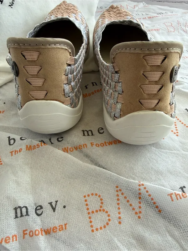 bernie mev. Catwalk Woven Slip-On Flats in Beige and White - Image 3