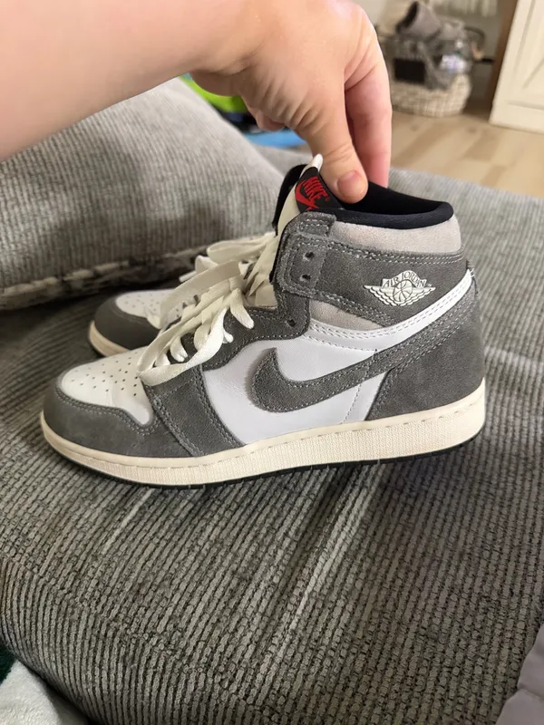 Big kids Air Jordan 1 Retro High OG 'Washed Black' - Image 2