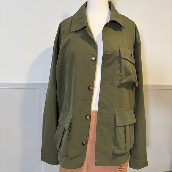 Utility Lightweight  Olive Green Pocket Jacket  Size Large - Image 4